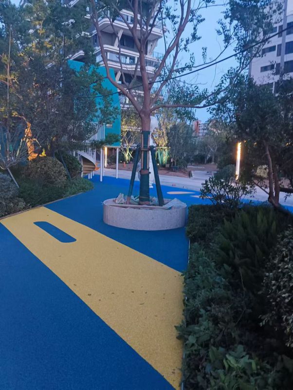 焦作山陽(yáng)博創(chuàng)云庭 - EPDM塑膠場(chǎng)地